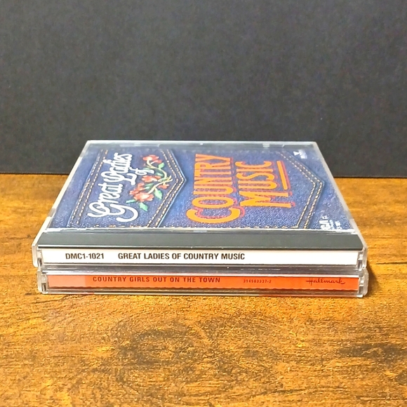 Lot of 2 Country Music CDs, Great Ladies Of & Country Girls Out On The Town - Picture 5 of 5